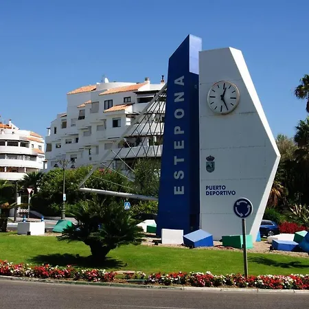 Big 2-bed In Sea View At Port Apartment Estepona