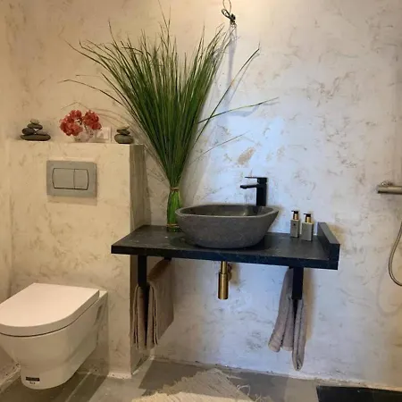 Big 2-bed In Sea View At Port *